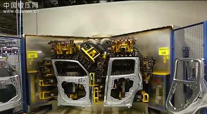 机器人应用在汽车生产4